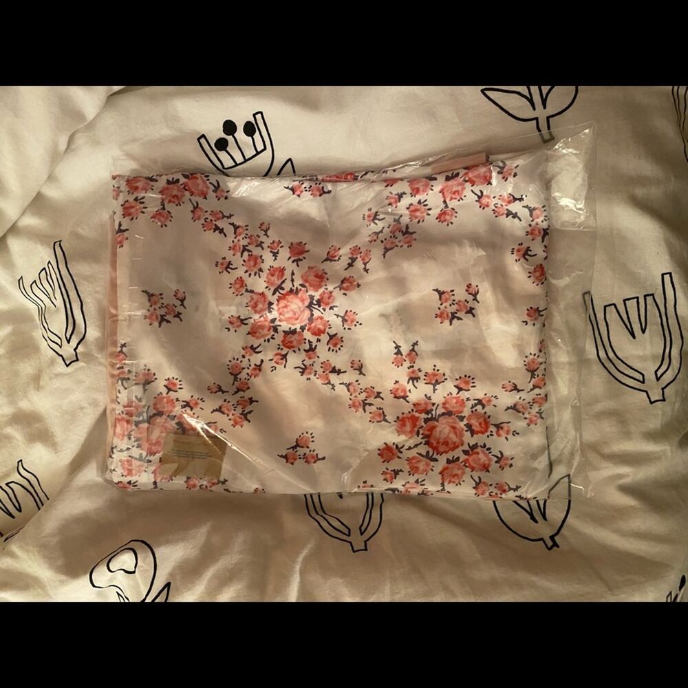 Morgan Lane Allie Robe in White Floral - Picture 9 of 9